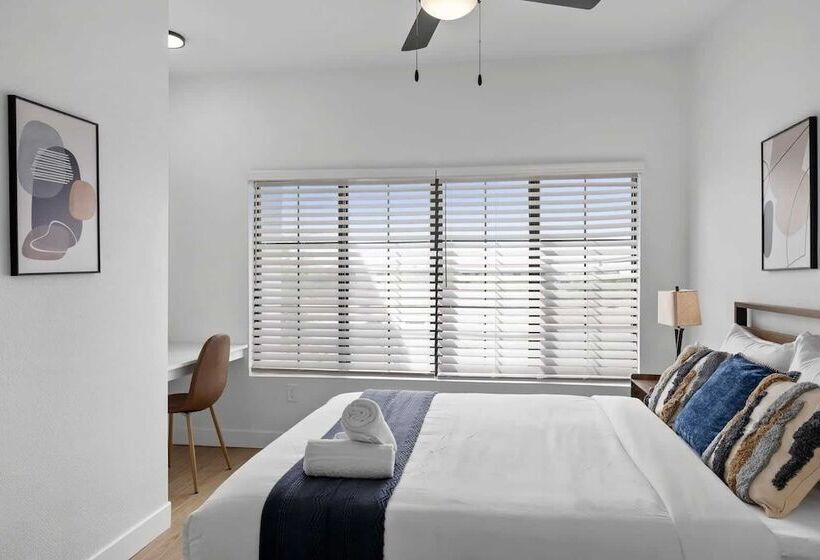 Two Cozysuites Apartment Chandler