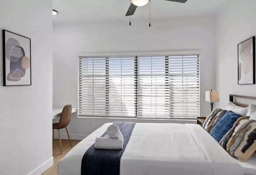 Two Cozysuites Apartment Chandler