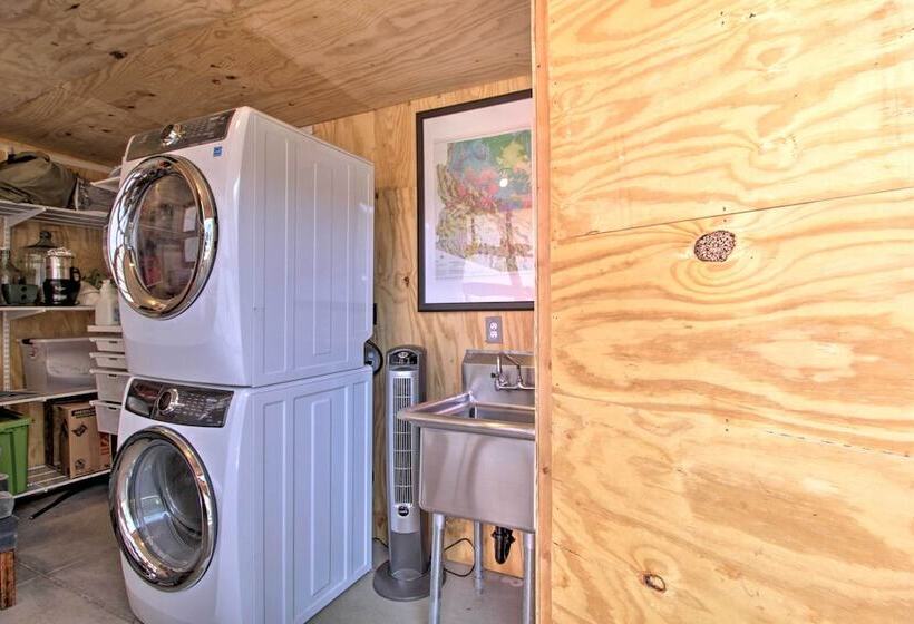 Unique & Historic Abode: Explore Downtown Tucson!