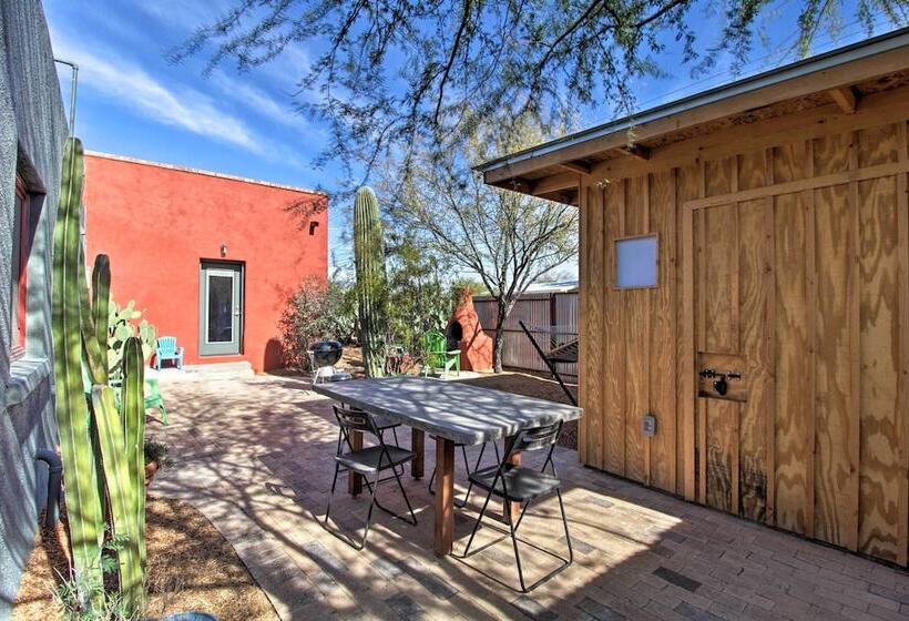 Unique & Historic Abode: Explore Downtown Tucson!
