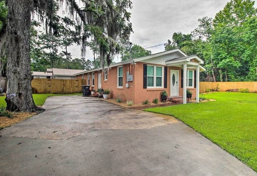 Updated Savannah Hideaway W/ Luxury Backyard!