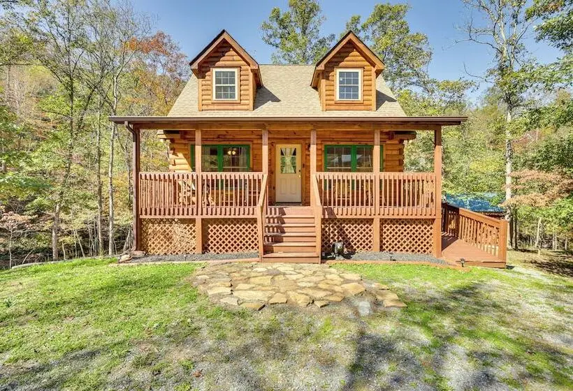 Wardensville Cabin W/ Hot Tub, Creek & Fire Pit!