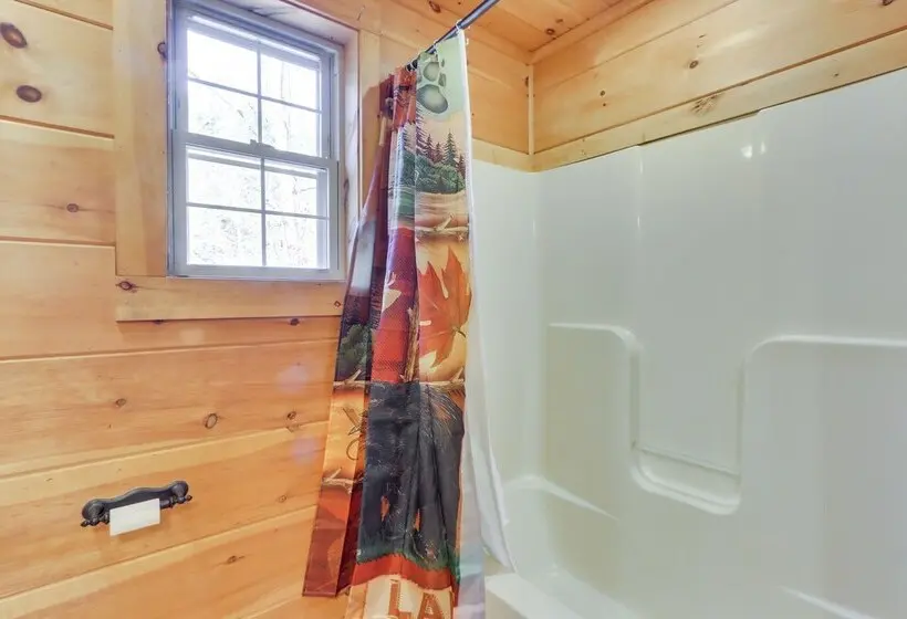 Wardensville Cabin W/ Hot Tub, Creek & Fire Pit!