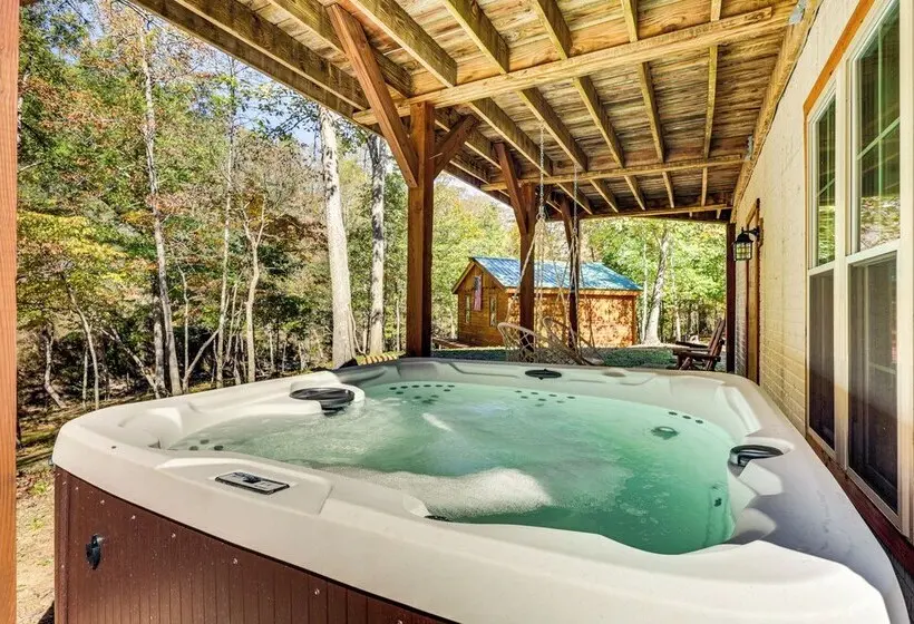 Wardensville Cabin W/ Hot Tub, Creek & Fire Pit!