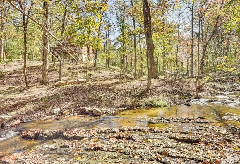 Wardensville Cabin W/ Hot Tub, Creek & Fire Pit!