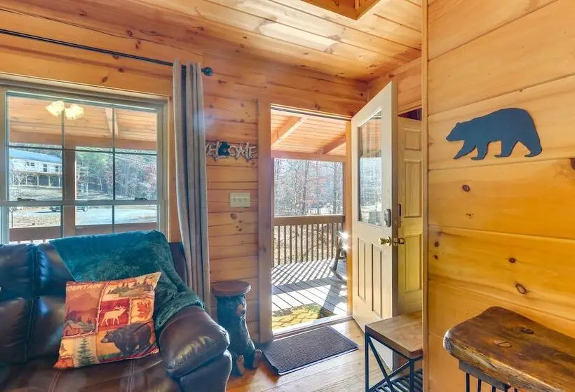 Wardensville Cabin W/ Hot Tub, Creek & Fire Pit!