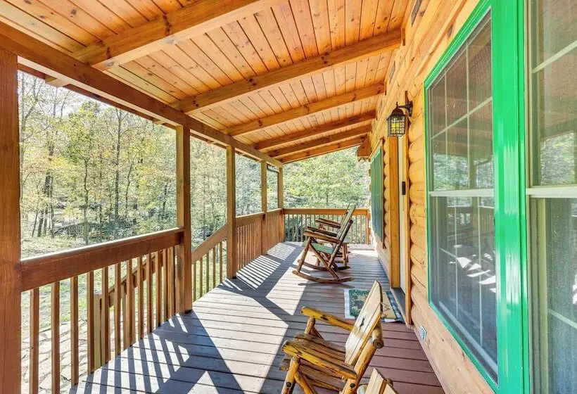 Wardensville Cabin W/ Hot Tub, Creek & Fire Pit!