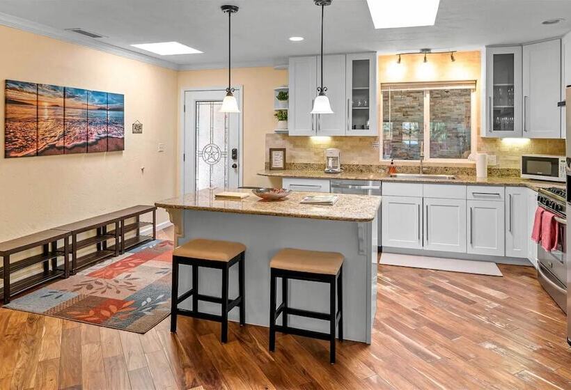 West Sedona Vacation Rental: 1 Mi To Trails!