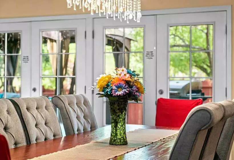 West Sedona Vacation Rental: 1 Mi To Trails!