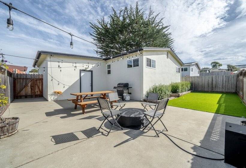 Your Dream Seaside Vacation! Charming 2 Bdr Home