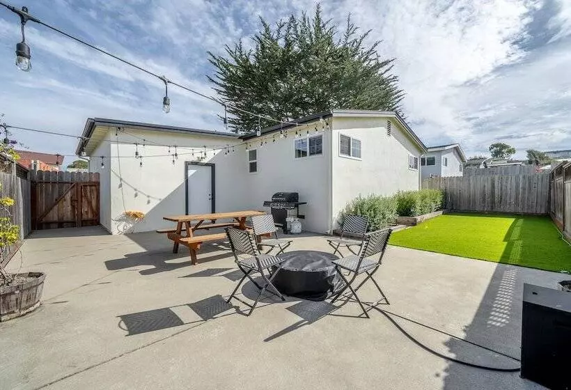 Your Dream Seaside Vacation! Charming 2 Bdr Home