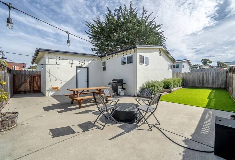 Your Dream Seaside Vacation! Charming 2 Bdr Home