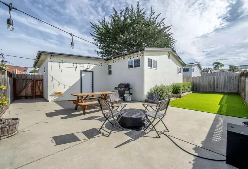 Your Dream Seaside Vacation! Charming 2 Bdr Home