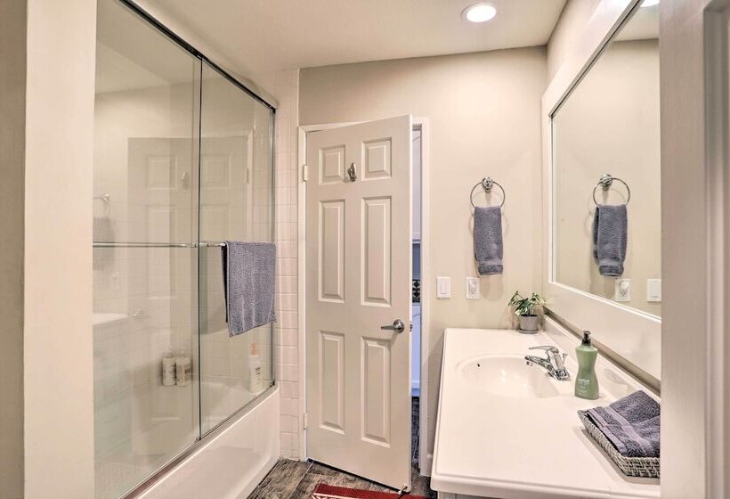 226242 3 Br Oasis W/ Hot Tub By Golf & Coachella!