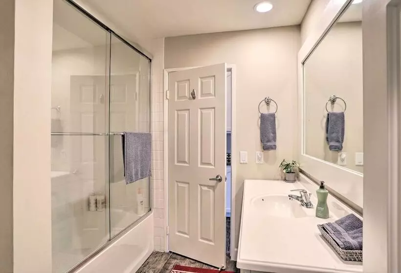 226242 3 Br Oasis W/ Hot Tub By Golf & Coachella!