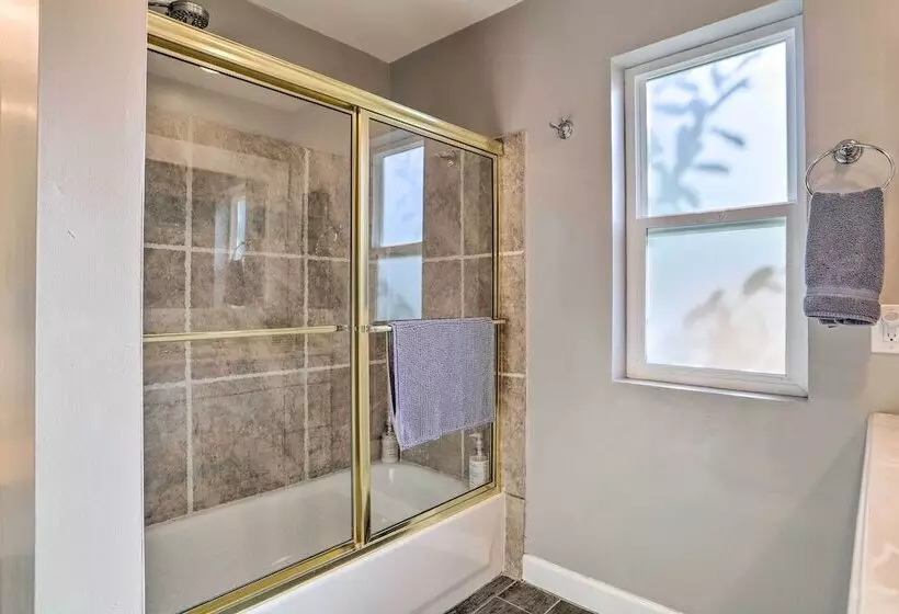 226242 3 Br Oasis W/ Hot Tub By Golf & Coachella!