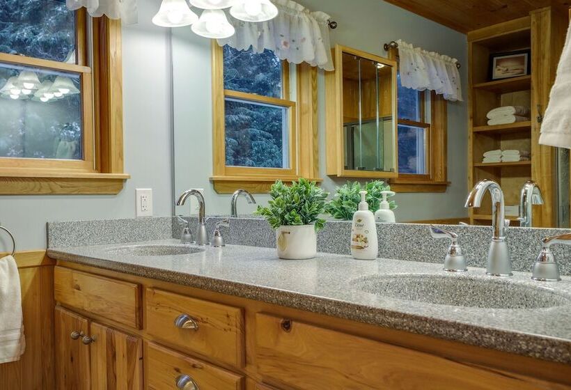 Adirondack Retreat W/ Heated Pool & Scenic Views!