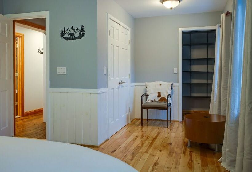 Adirondack Retreat W/ Heated Pool & Scenic Views!