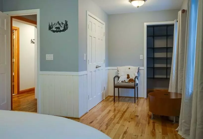 Adirondack Retreat W/ Heated Pool & Scenic Views!