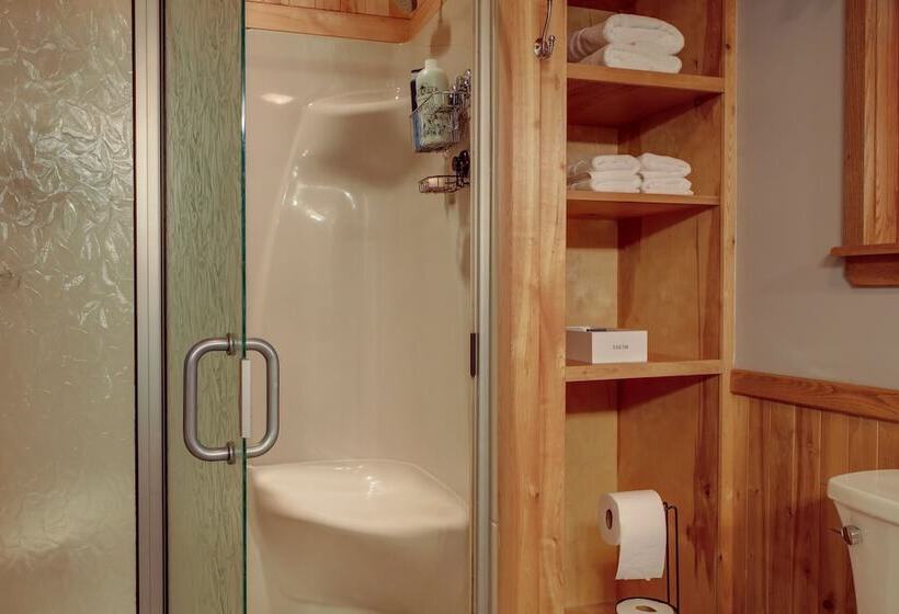 Adirondack Retreat W/ Heated Pool & Scenic Views!