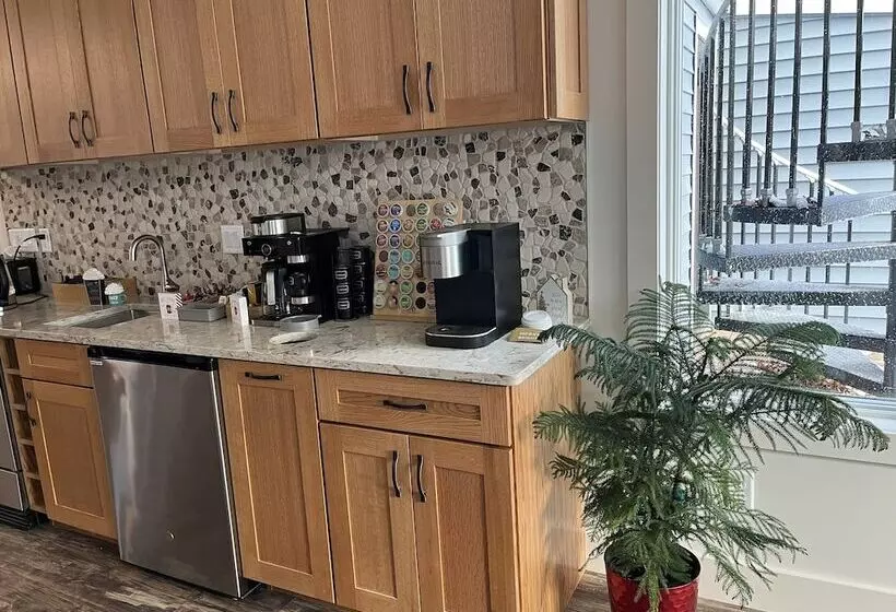 Four Seasons For Fun Bed & Breakfast