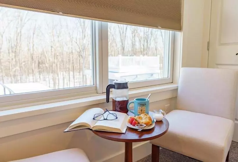 Four Seasons For Fun Bed & Breakfast