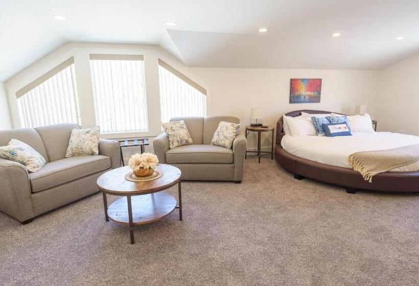 Four Seasons For Fun Bed & Breakfast