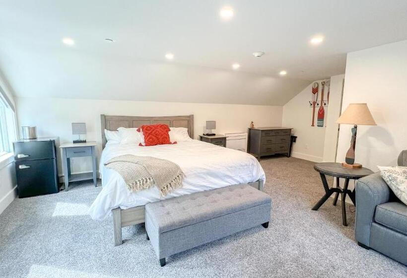 Four Seasons For Fun Bed & Breakfast