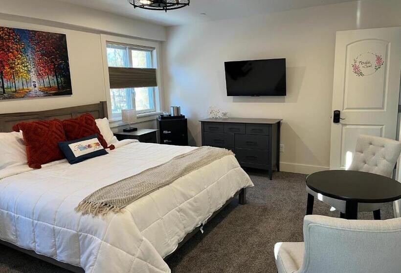 Four Seasons For Fun Bed & Breakfast