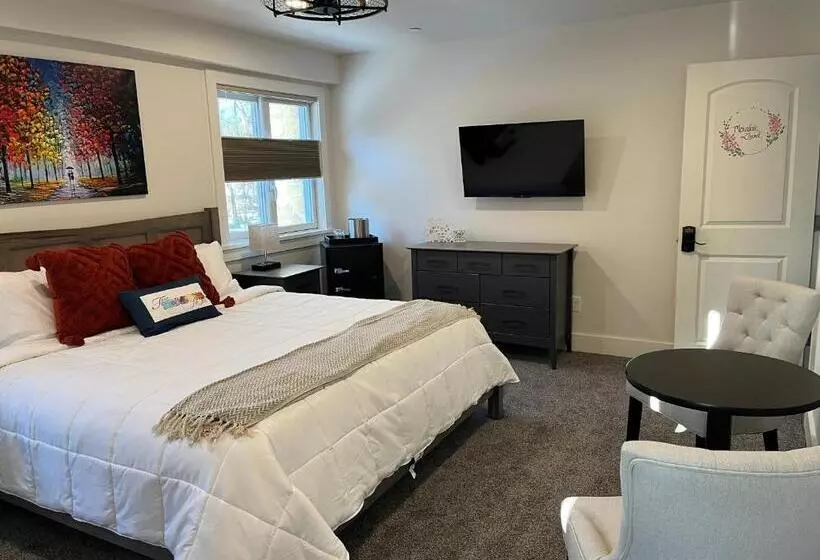 Four Seasons For Fun Bed & Breakfast