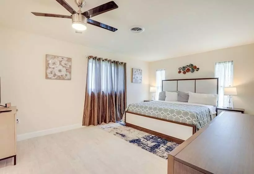 Centrally Located Home In Rotonda West W/ Patio