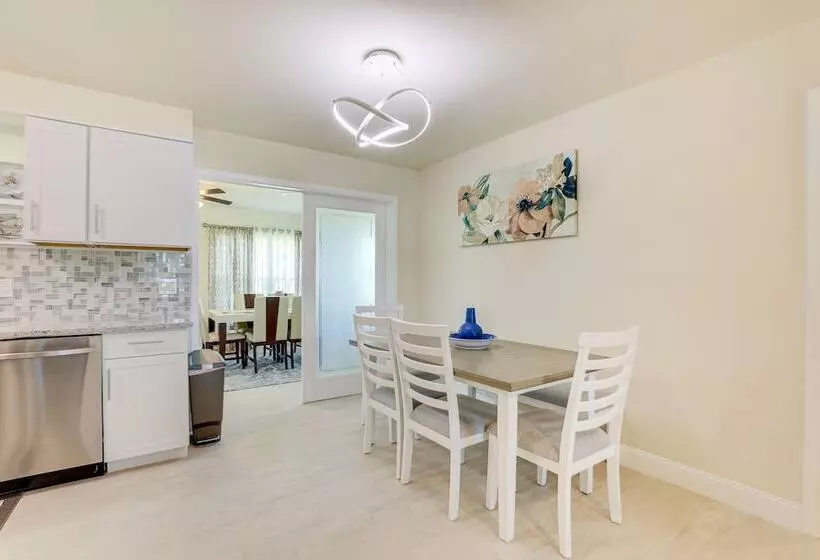 Centrally Located Home In Rotonda West W/ Patio