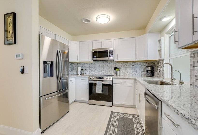 Centrally Located Home In Rotonda West W/ Patio