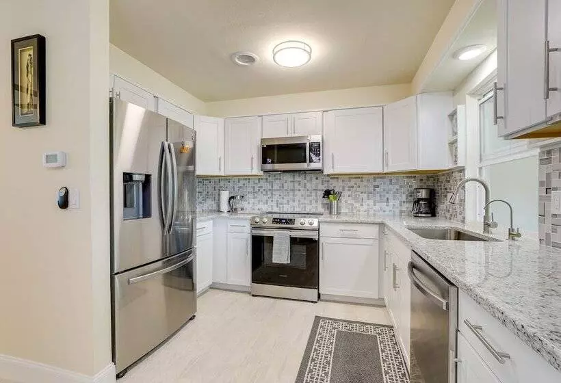 Centrally Located Home In Rotonda West W/ Patio