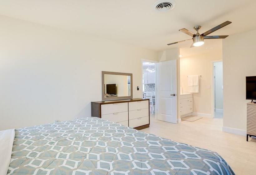 Centrally Located Home In Rotonda West W/ Patio