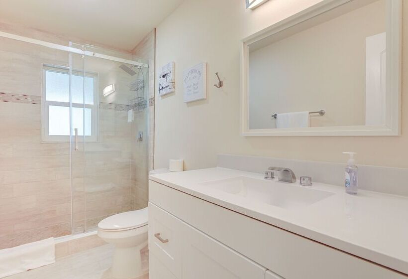 Centrally Located Home In Rotonda West W/ Patio