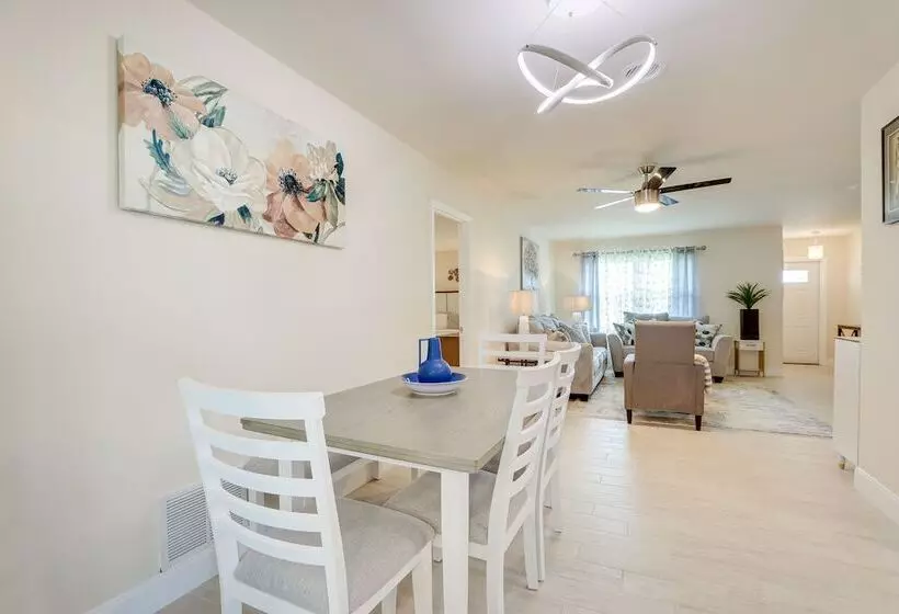 Centrally Located Home In Rotonda West W/ Patio