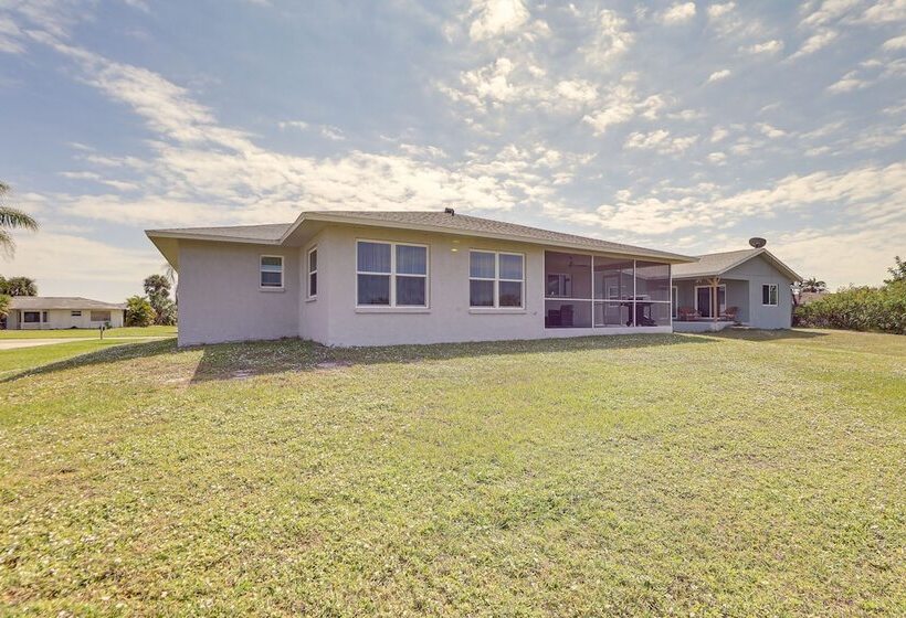 Centrally Located Home In Rotonda West W/ Patio