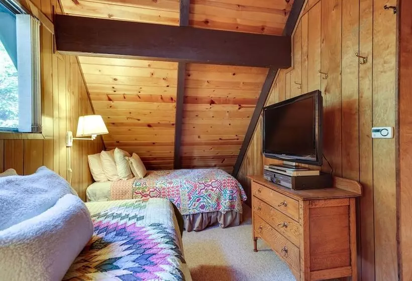 3 Mi To Big Trees State Park: Cabin W/ Deck