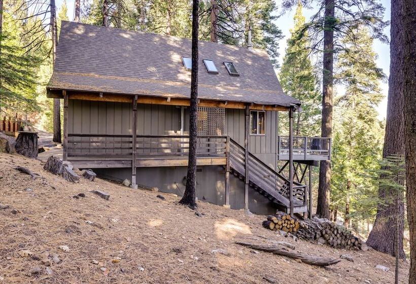 3 Mi To Big Trees State Park: Cabin W/ Deck