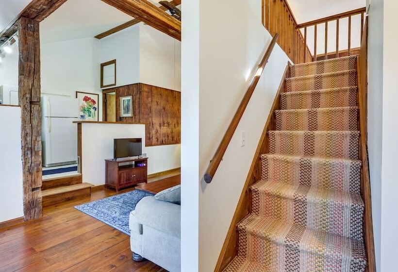 Chagrin Falls Home ~ 2 Mi To Town!