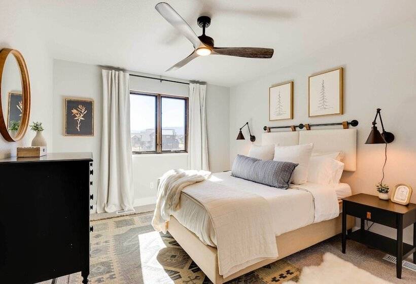 Cozy Tabernash Home W/ Fireplace & Mountain Views