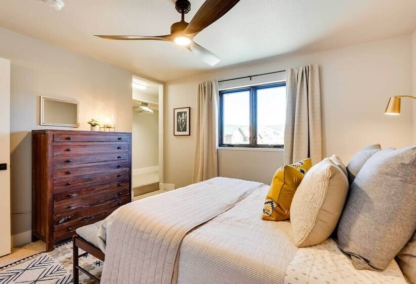 Cozy Tabernash Home W/ Fireplace & Mountain Views