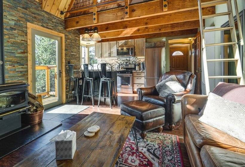 Cozy Truckee Cabin W/ Deck: 1 Mi To Donner Lake!