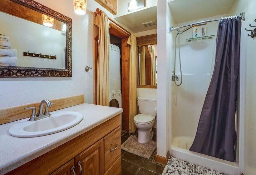 Cozy Truckee Cabin W/ Deck: 1 Mi To Donner Lake!