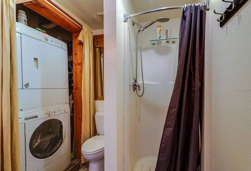 Cozy Truckee Cabin W/ Deck: 1 Mi To Donner Lake!