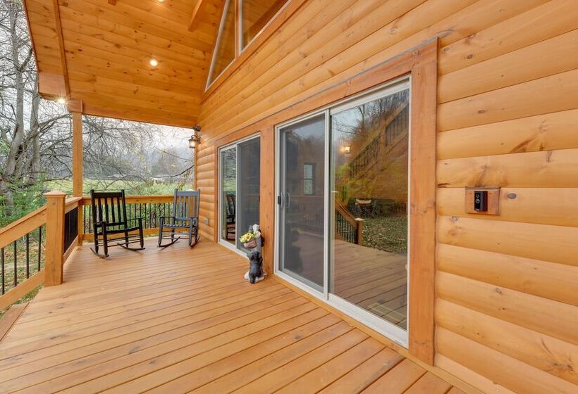 Dtwn Maggie Valley Cabin Near Blue Ridge Parkway!