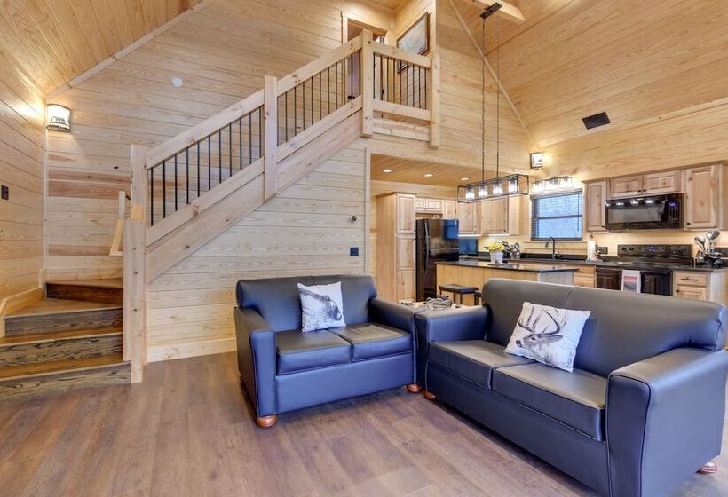 Dtwn Maggie Valley Cabin Near Blue Ridge Parkway!