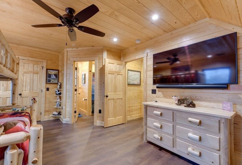 Dtwn Maggie Valley Cabin Near Blue Ridge Parkway!