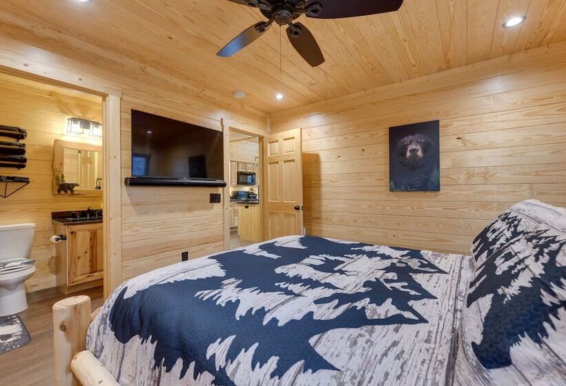 Dtwn Maggie Valley Cabin Near Blue Ridge Parkway!